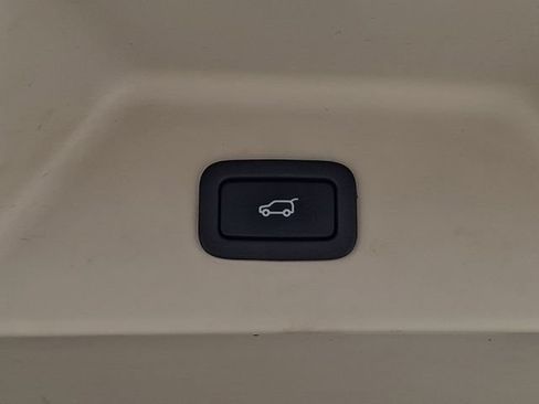 Used 2015 Land Rover Range Rover Supercharged AWD/4WD image 29