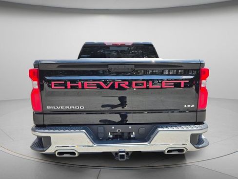 Used 2022 Chevrolet Silverado 1500 LTZ w/ LTZ Premium Package AWD/4WD image 7