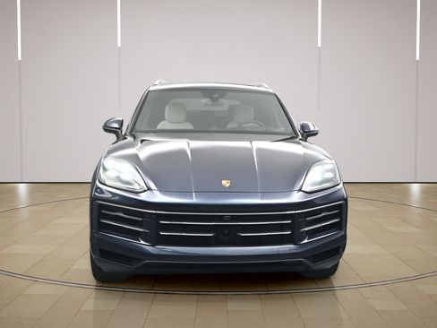 Certified 2025 Porsche Cayenne S AWD/4WD image 30