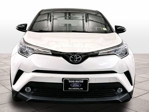 Used 2019 Toyota C-HR Limited FWD image 3