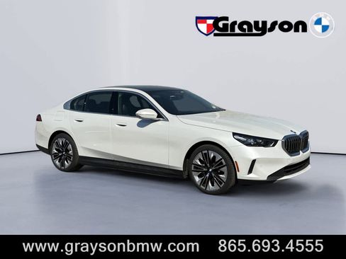 Used 2025 BMW i5 xDrive40 w/ Executive Package image 1