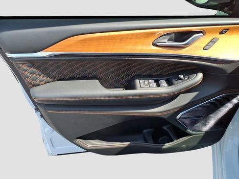 Used 2025 Jeep Grand Cherokee L Summit image 16