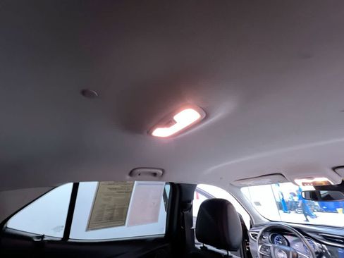 Used 2021 Buick Encore GX Essence FWD image 39