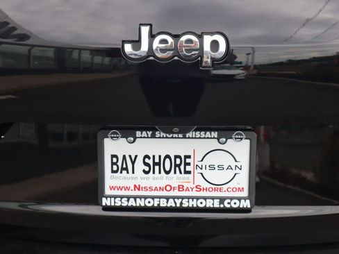 Used 2022 Jeep Grand Cherokee L Limited AWD/4WD image 38