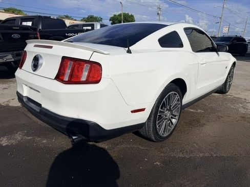 Used 2010 Ford Mustang GT RWD image 5