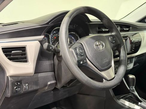 Used 2015 Toyota Corolla LE FWD image 16