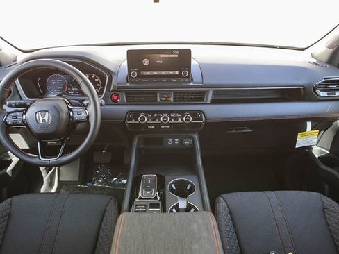 New 2025 Honda Pilot Sport image 13