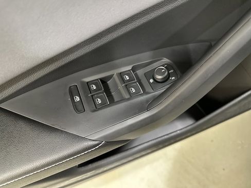 New 2026 Volkswagen Jetta SE FWD image 18