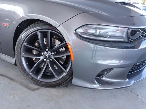 Used 2019 Dodge Charger Scat Pack RWD image 4