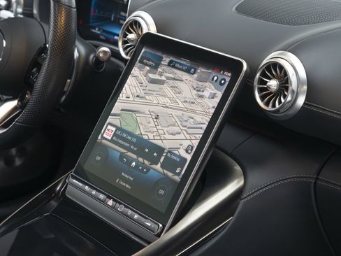 Used 2022 Mercedes-Benz SL 63 AMG SL 63 AMGﾮ w/ Driver Assistance Package image 34