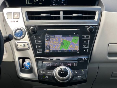 Used 2015 Toyota Prius V FWD image 16