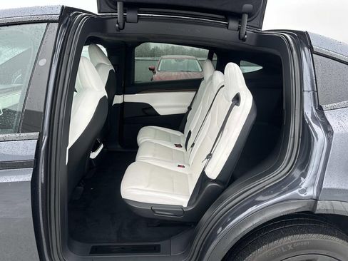 Used 2023 Tesla Model X image 26