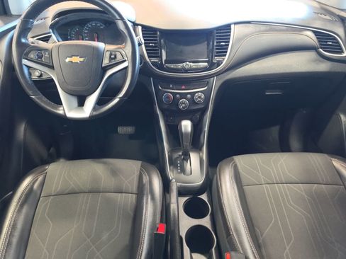Used 2020 Chevrolet Trax LT w/ LT Convenience Package FWD image 25