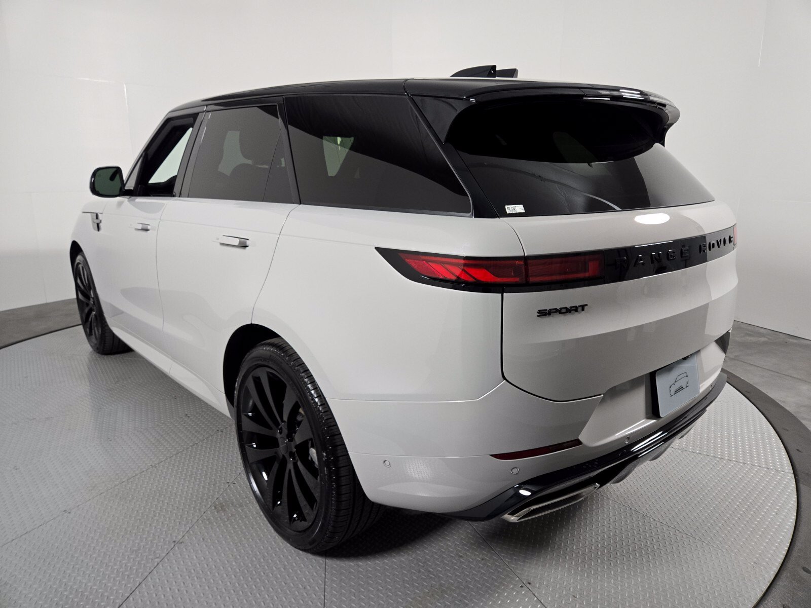 New 2027 Land Rover Range Rover Sport Dynamic SE AWD/4WD image 17