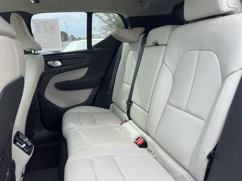 Used 2021 Volvo XC40 T5 Inscription w/ Advanced Package image 18