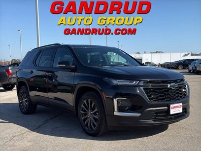 Used 2023 Chevrolet Traverse RS
