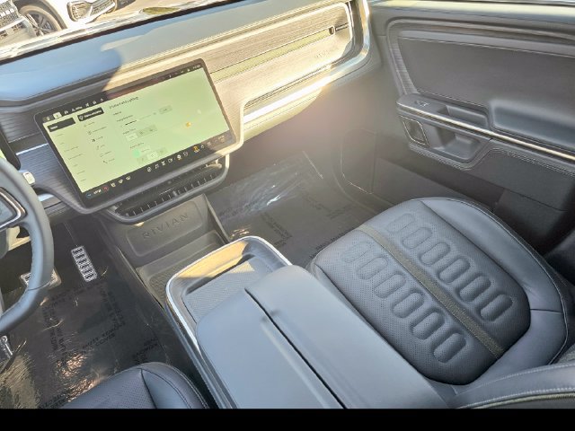 Used 2024 Rivian R1T Adventure Dual AWD/4WD image 35
