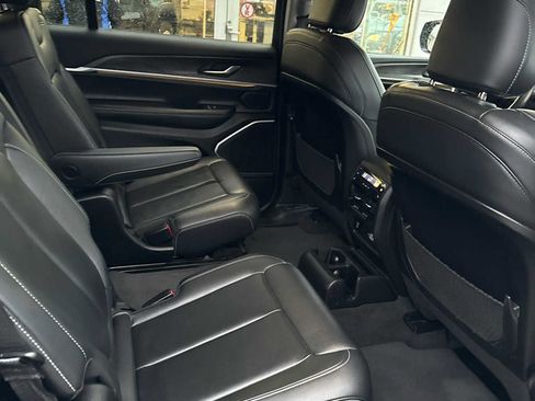 Used 2022 Jeep Grand Cherokee L Limited image 8