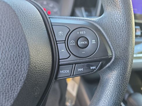 Used 2023 Toyota Corolla LE image 21