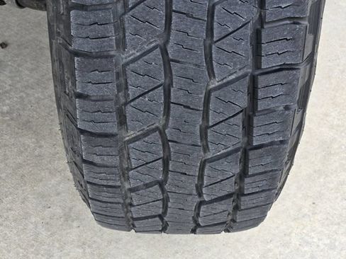 Used 2019 Jeep Wrangler Unlimited Sahara AWD/4WD image 12
