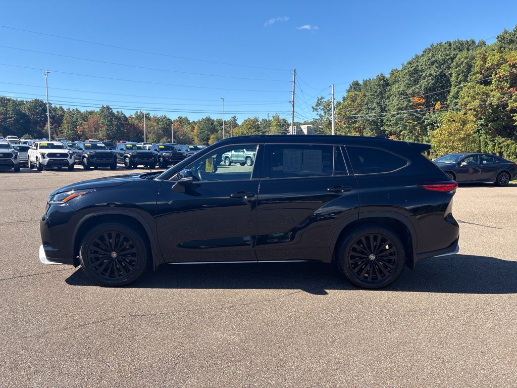 Used 2023 Toyota Highlander XSE AWD/4WD image 3