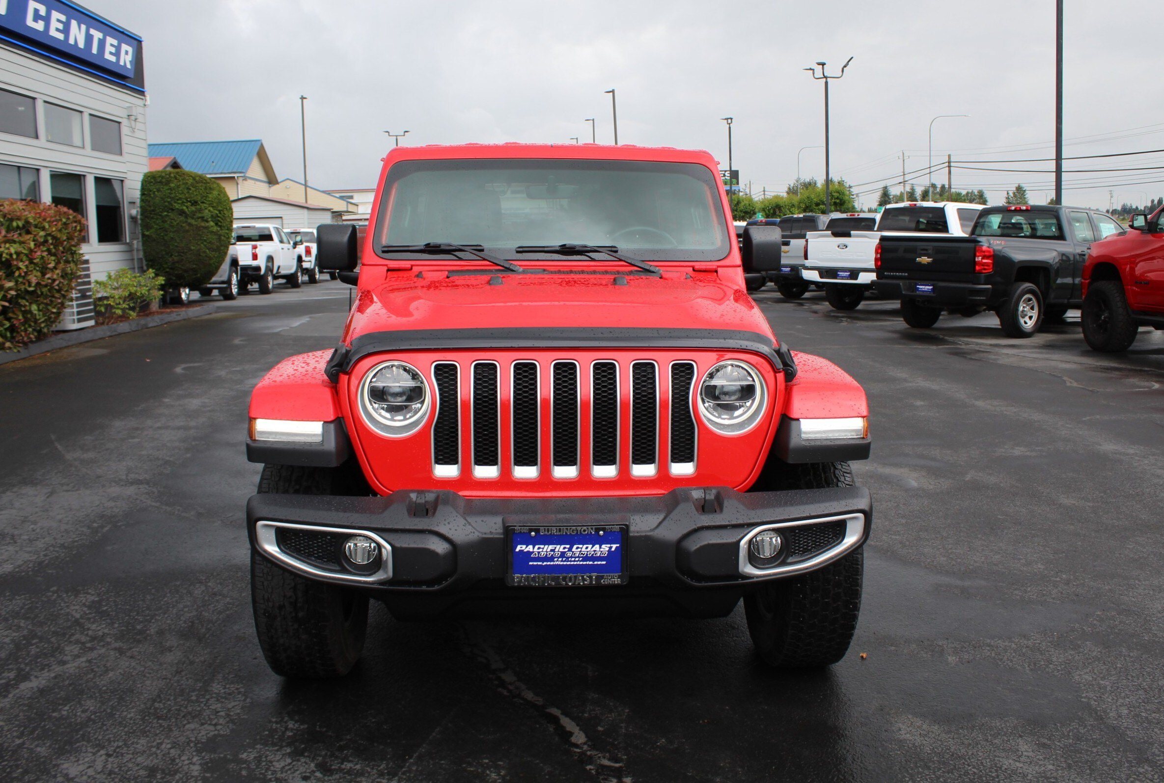 Used 2018 Jeep Wrangler Unlimited Sahara w/ Uconnect 4C Nav & Sound Group AWD/4WD image 10