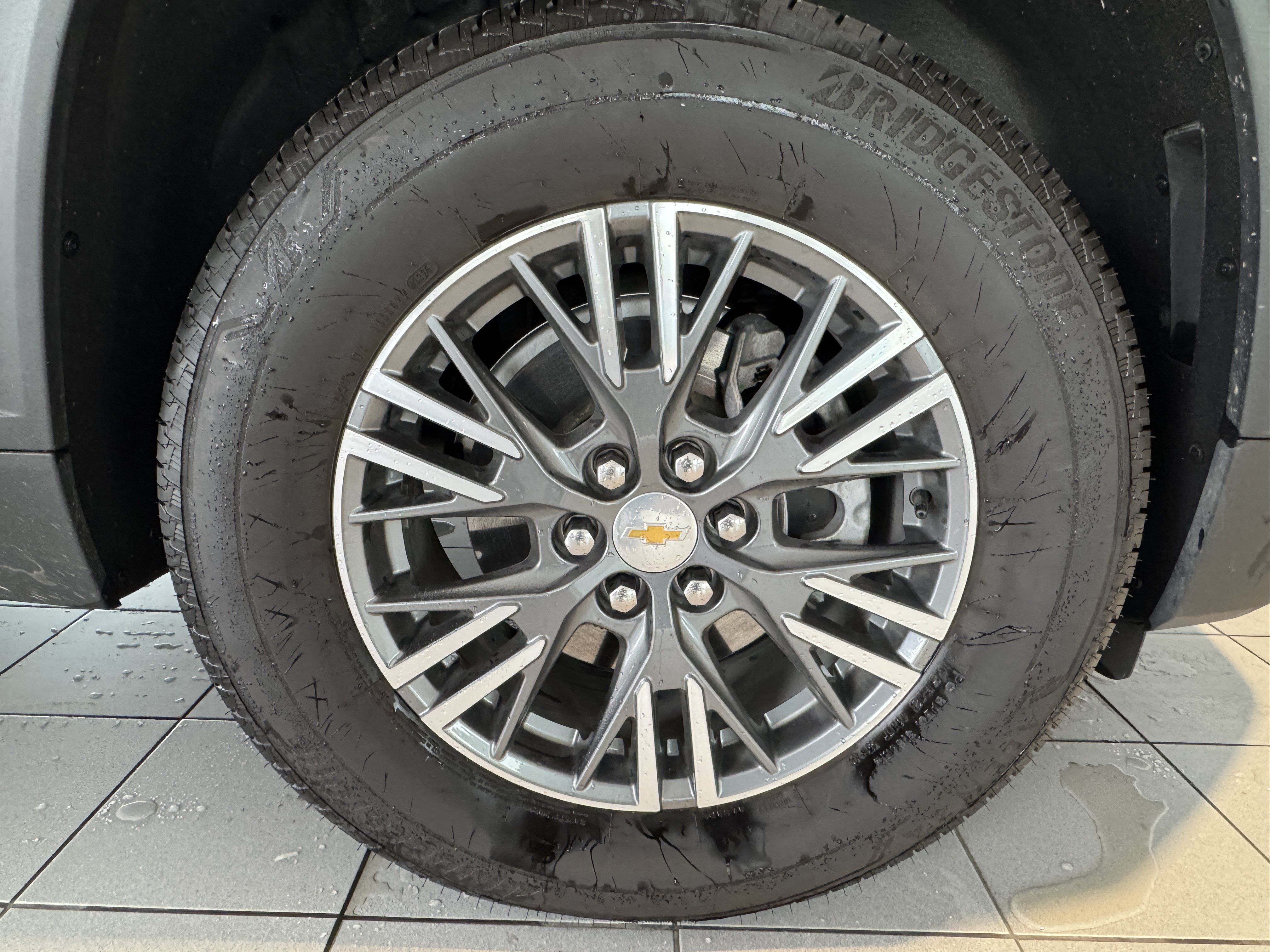 Used 2026 Chevrolet Traverse LT AWD/4WD image 10