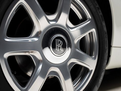 Used 2013 Rolls-Royce Phantom Drophead Coupe RWD image 25