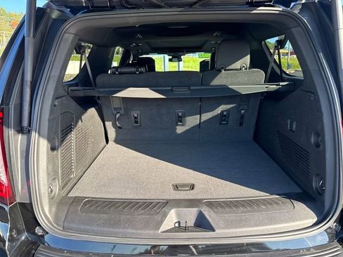 Used 2023 GMC Yukon XL SLT image 23