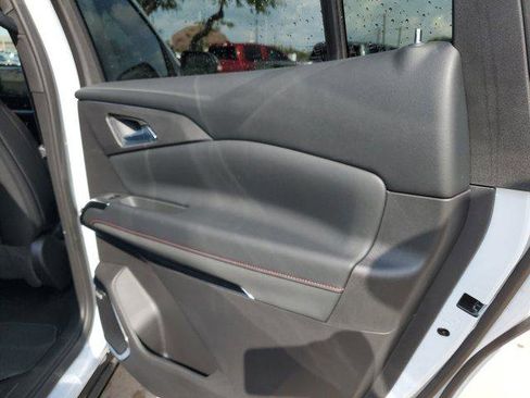 New 2026 Chevrolet Traverse RS image 11