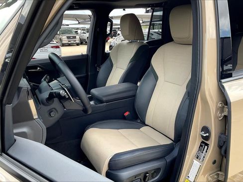 Used 2025 Lexus GX 550 AWD/4WD image 8