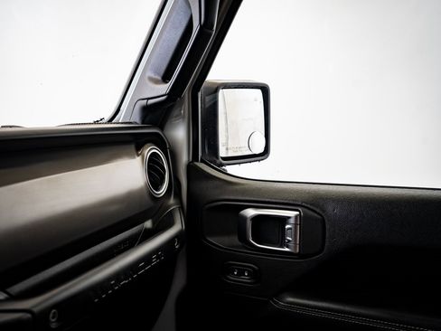 Used 2020 Jeep Wrangler Unlimited Rubicon image 32