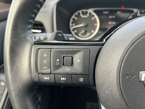 Used 2023 Nissan Rogue SL w/ SL Premium Package image 17