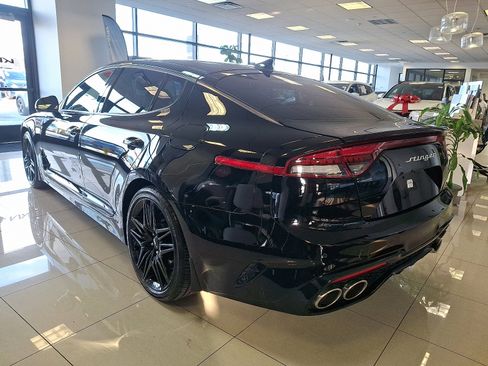 Used 2023 Kia Stinger GT2 image 6