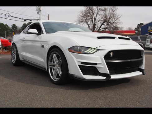 Used 2021 Ford Mustang GT Premium w/ Equipment Group 401A image 7