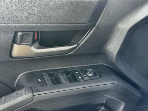 Used 2025 Toyota Tacoma TRD Off-Road AWD/4WD image 11