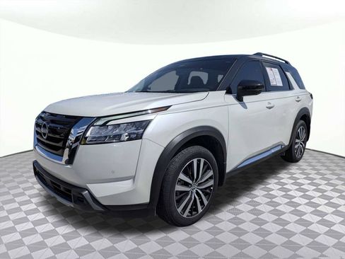 Used 2024 Nissan Pathfinder Platinum w/ Cargo Package FWD image 7