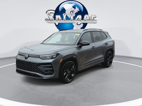 New 2026 Volkswagen Tiguan SE R-Line image 8