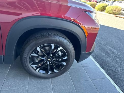 Used 2023 Chevrolet TrailBlazer LT FWD image 21