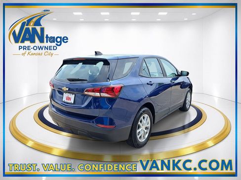 Used 2022 Chevrolet Equinox LS FWD image 6