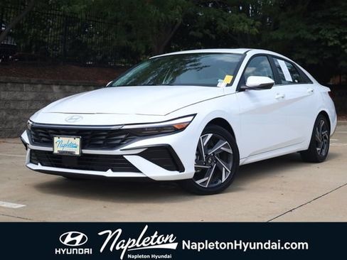 Certified 2025 Hyundai Elantra Limited FWD image 1