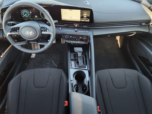 New 2025 Hyundai Elantra SEL image 26