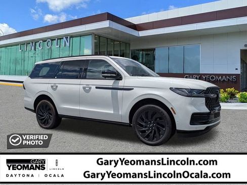 New 2025 Lincoln Navigator Reserve w/ Jet Appearance Package image 1