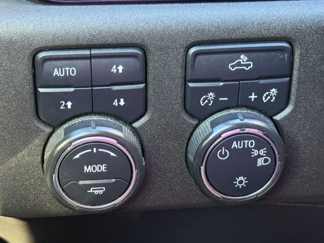 Used 2022 Chevrolet Silverado 1500 LT AWD/4WD image 26