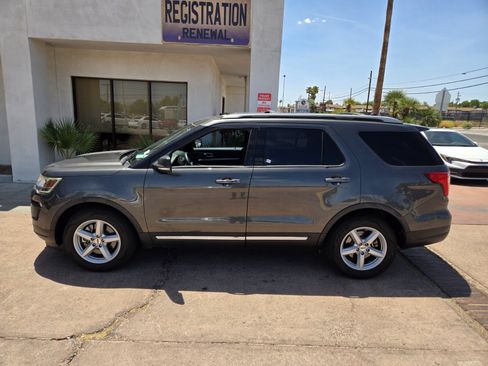 Used 2019 Ford Explorer XLT w/ Equipment Group 202A FWD image 2