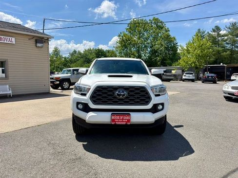 Used 2020 Toyota Tacoma TRD Sport w/ Technology Package AWD/4WD image 25