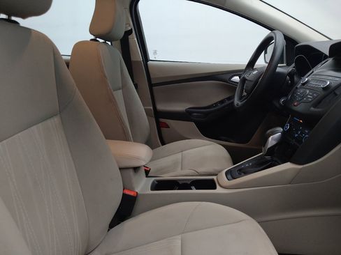 Used 2018 Ford Focus SE FWD image 21