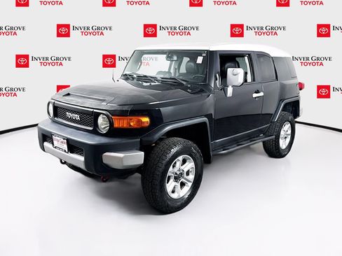 Used 2011 Toyota FJ Cruiser 4WD w/ Upgrade Pkg image 1