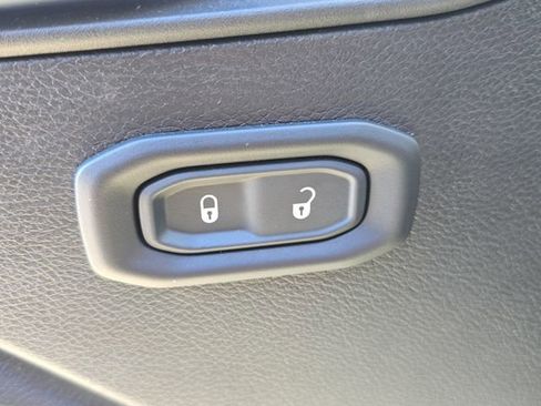 Used 2021 Jeep Gladiator Sport image 27