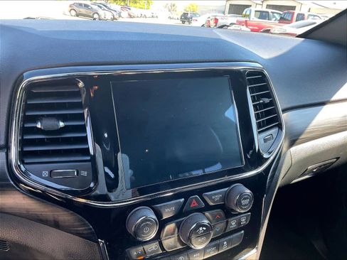 Used 2022 Jeep Grand Cherokee Laredo X image 22